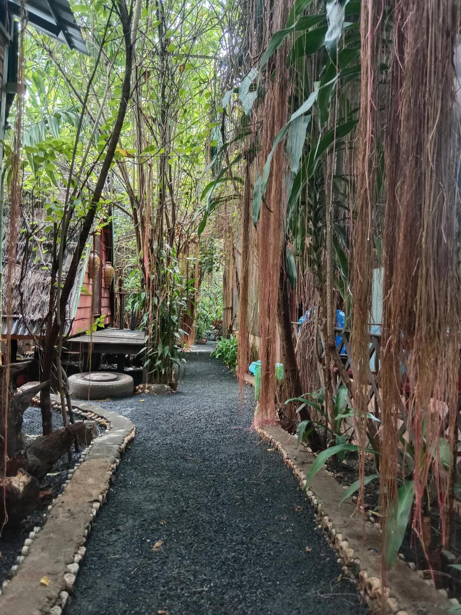 Ratanakiri Homestay & Jungle Trek Banlung Exterior foto