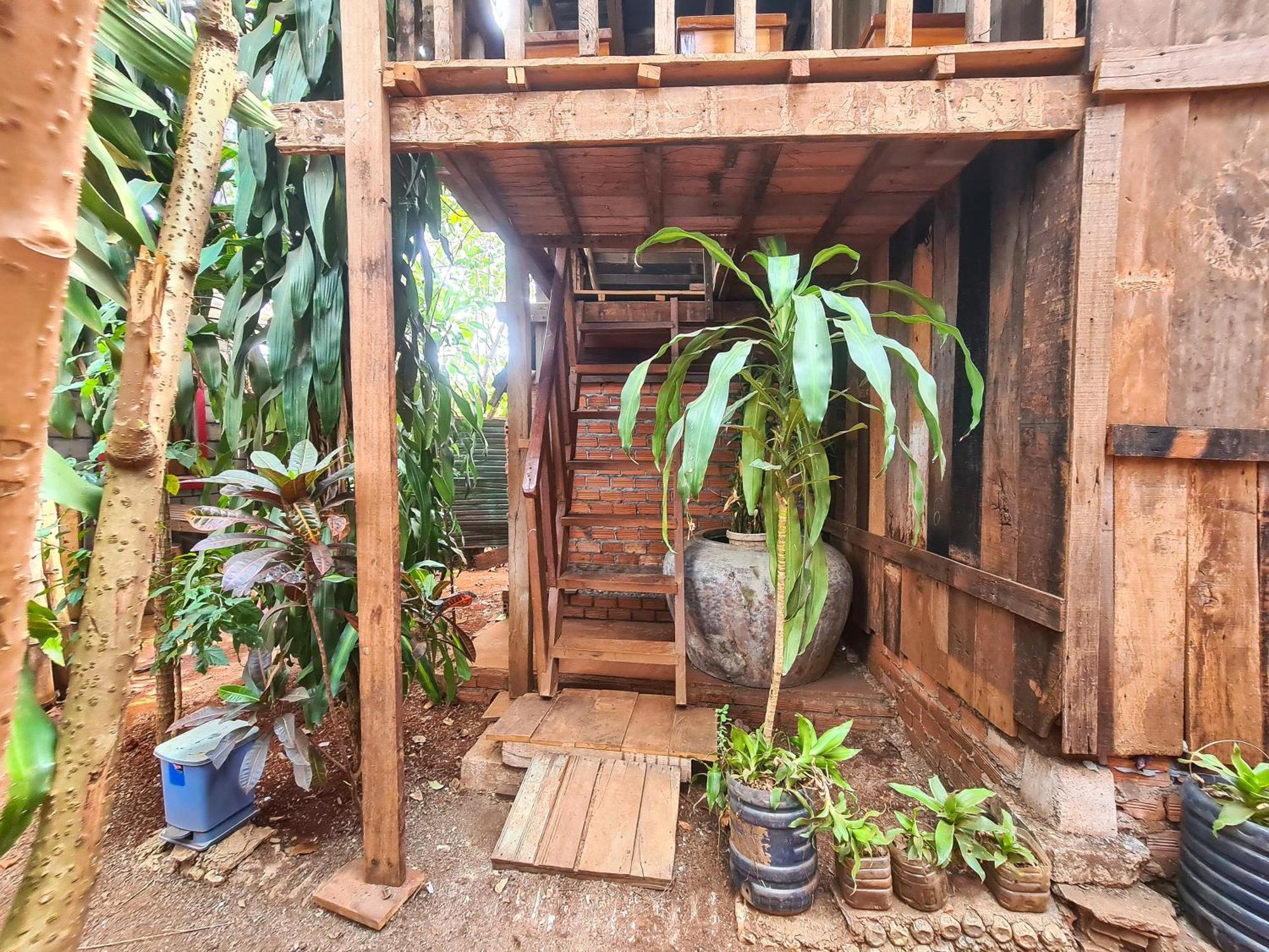 Ratanakiri Homestay & Jungle Trek Banlung Exterior foto